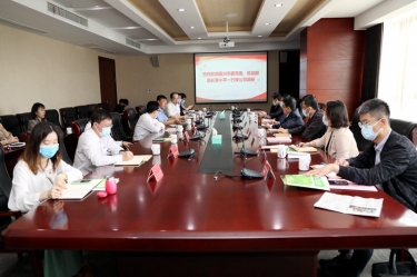 嘉兴市委常委、统战部部长李小平一行莅临金彩汇官网纸业调研指导