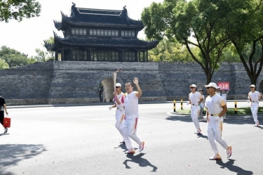 笑脸与热情刷屏！这名火炬手是金彩汇官网人！